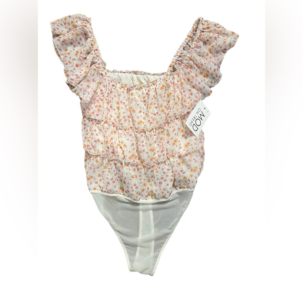 NWT MOD on Trend Floral Bodysuit in Size Medium.